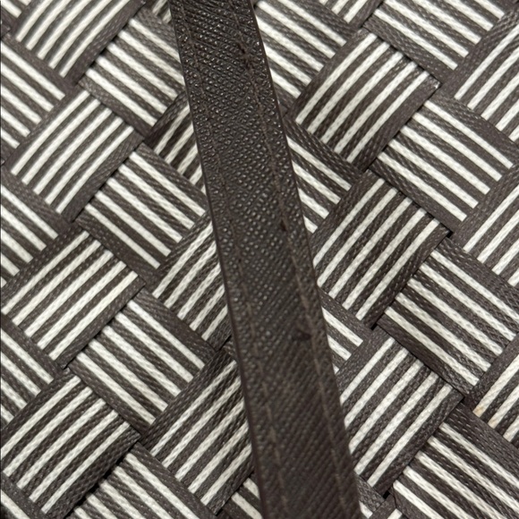 Henri Bendel Bag Large Woven Centennial Brown White Woven Stripe Market Tote - Picture 16 of 17